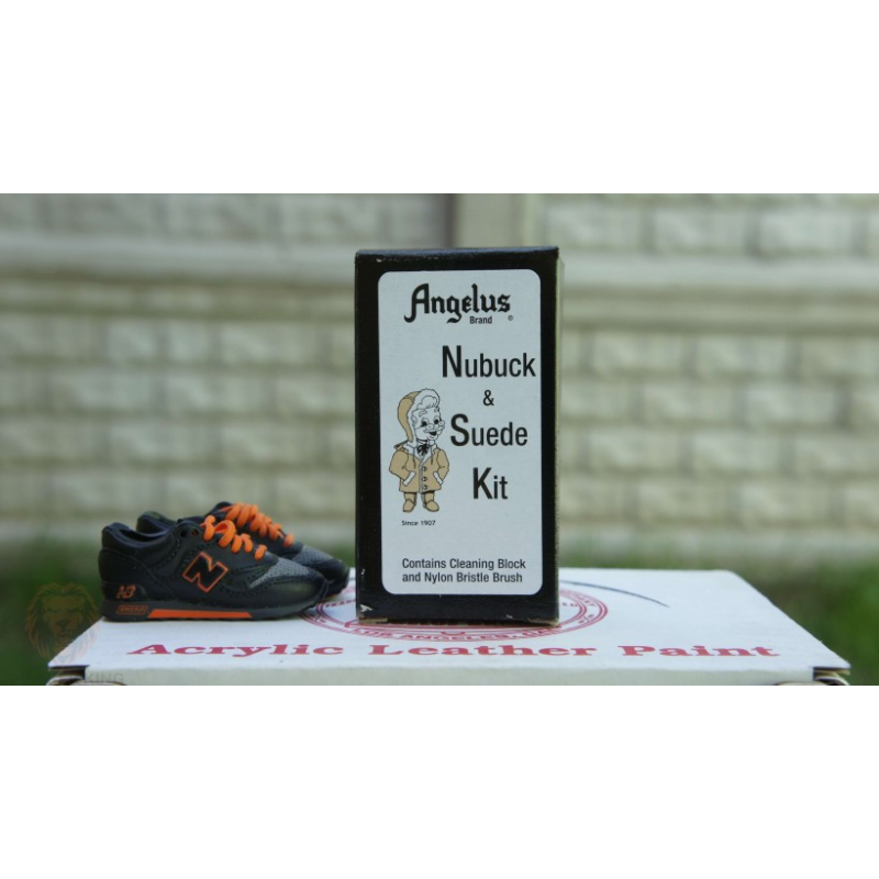 Купити щітку з гумкою для чищення замші та нубуку ANGELUS NUBUCK&SUEDE SET