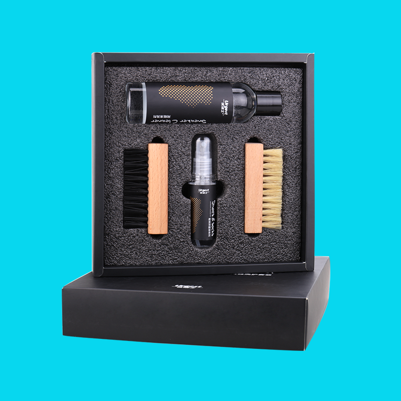 Засіб для догляду за взуттям