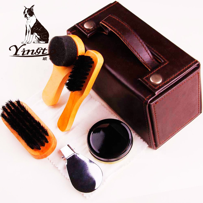 Набір засобів для догляду за взуттям