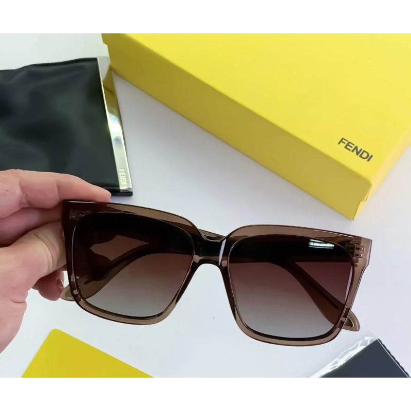 Жіночі стильні окуляри з поляризацією (8925) Жіночі стильні окуляри з поляризацією (8925)